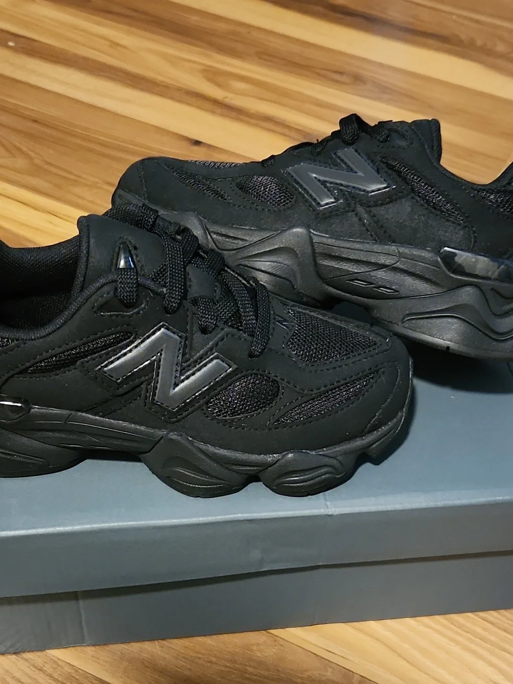 size 2 youth New Balance Boys 9060 Triple Black Mesh Black NEW with box